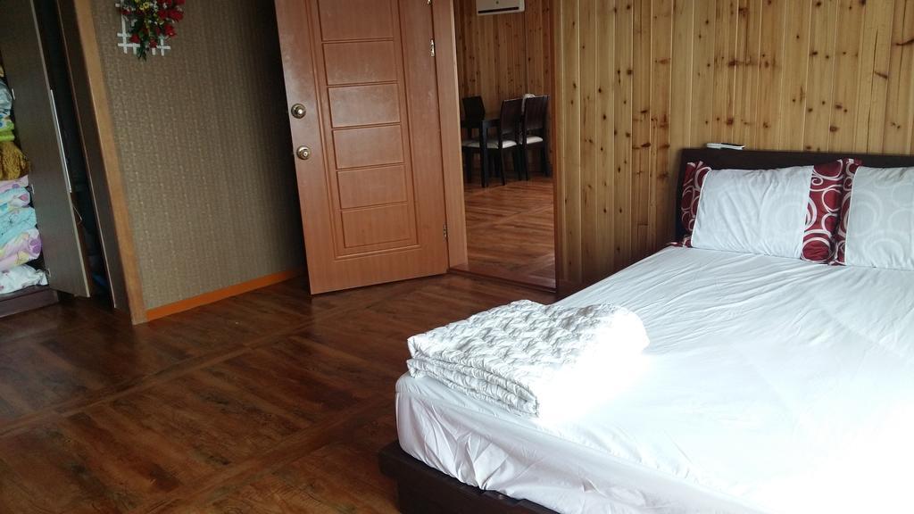 Seaside House Pension Seogwipo Habitación foto
