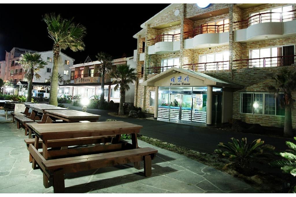 Seaside House Pension Seogwipo Exterior foto